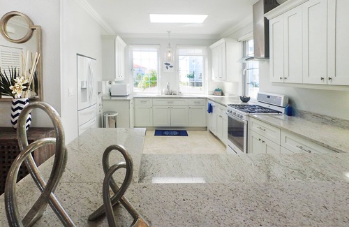 Palm Cay House | Casa de Mer - On the Beach - Sun - Sand - Clear Bahamian Waters - Beachfront