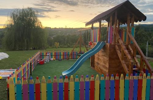 Baia de Fier House | Casa de vacanta Madalina