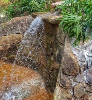 Itatiba Villa | Casa de Vidro na Mata há 90km de São Paulo, com Lago, Piscina, Caiaque, Stand UP, Cascata e Escorrega no Lago - Quinta do Vale Itatiba