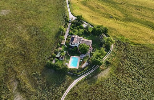 Arcevia Apartment | Casa dei Sogni d'Oro - Apart. Nidastore with pool 12x6 m - panoramic view