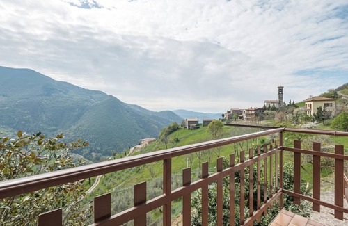 Adrara San Martino Apartment | Casa del Picchio in Adrara San Martino