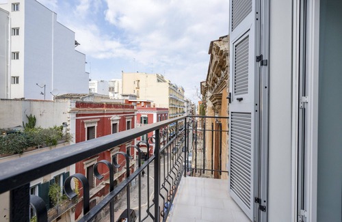 Municipio 1 Apartment | Casa di Carly - large cozy retreat in center