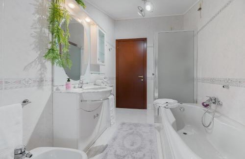 Gorizia Apartment | Casa di Iaio - Netflix, Home Cinema & Parking