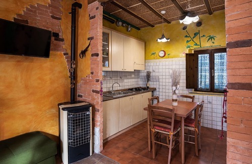 Poggibonsi Apartment | Casa di Pierina: the touch of the Artist. Enogastronomy and Romanticism