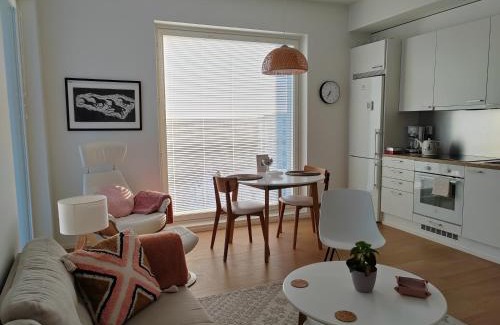 Vantaa Apartment | Casa di Sanna with Sauna & free parking