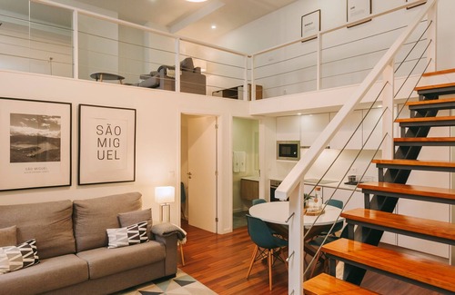 Ponta Delgada Condo | Casa do Contador - Suite Deluxe Mezzanine