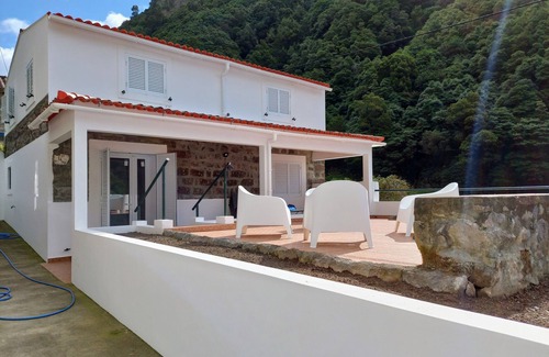 Faial Da Terra House | Casa do Sanguinho - Faial da Terra. Nature on the doorstep, trails and the sea.