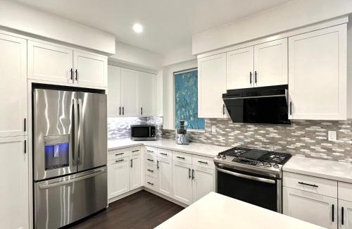 Irvine Business Complex House | Casa Dolce Vita - Luxury Modern Stays - Flexible Monthly Arrangements Available 30-Night Minimum