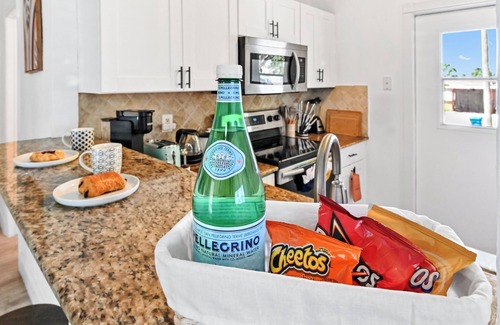 Lantana House | Casa Dove: Pool & King 2mi Beach, with King Bedn