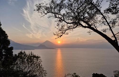 San Antonio Palopo Apartment | Casa El Viajero Palopo