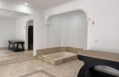 Los Naranjos Villa | Casa en el poblado - Tesoro