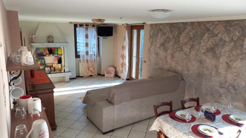 Costa Volpino House | Casa Felice