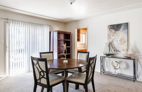 Little Italy Apartment | Casa Flora -2BR- FREE Parking in Little Italy!