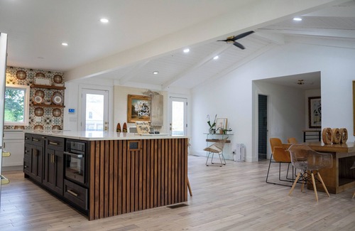 Milton House | Casa Gallery