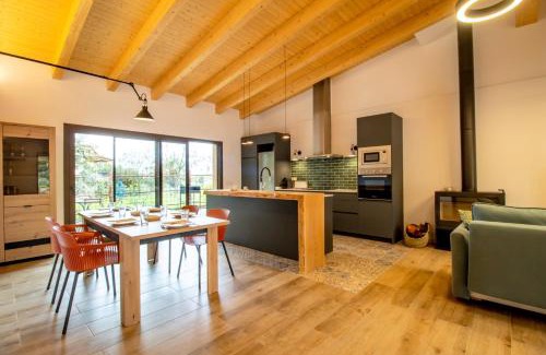 Camos House | Casa Gessamí Alojamiento en el Pla de l'Estany