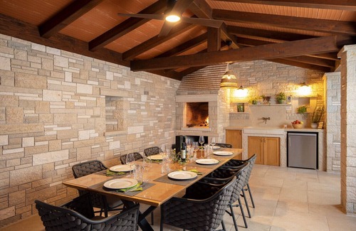 Liznjan Villa | Casa Ginetto near Pula with 45 m2 and extra kids pool, wellness area and game & grill lounge