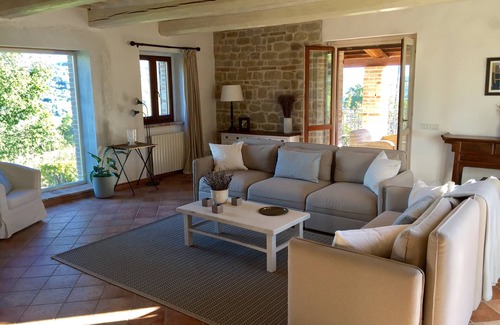 Sarnano House | Casa Giuseppe Sarnano Le Marche. Luxury home and pool in beautiful countryside.