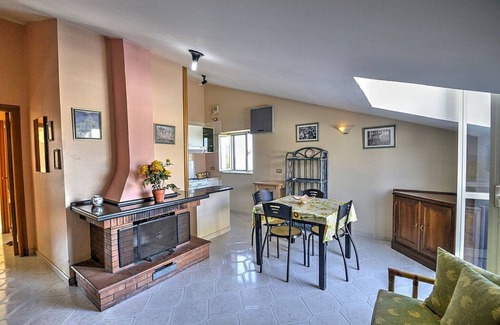 San Marco di Castellabate Apartment | Casa Gloria A: A welcoming apartment situated in a quiet location, a few minutes from the town center, with Free WI-FI.