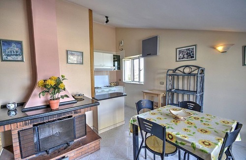 San Marco di Castellabate Apartment | Casa Gloria A: A welcoming apartment situated in a quiet location, a few minutes from the town center, with Free WI-FI.