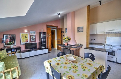 San Marco di Castellabate Apartment | Casa Gloria A: A welcoming apartment situated in a quiet location, a few minutes from the town center, with Free WI-FI.