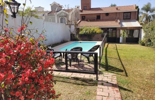 Salta House | CASA GRAND BOURG CON MAGNÍFICA VISTA Y PILETA