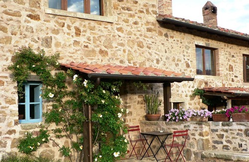 Santa Fiora Apartment | Casa Grande – Historic and Cozy Apartment with Valley View