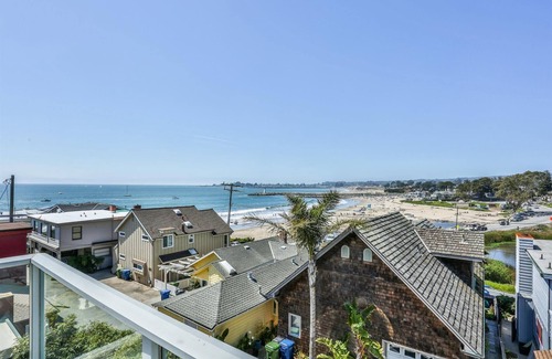 Eastside Santa Cruz House | Casa Grande overlooking Twin Lakes Beach