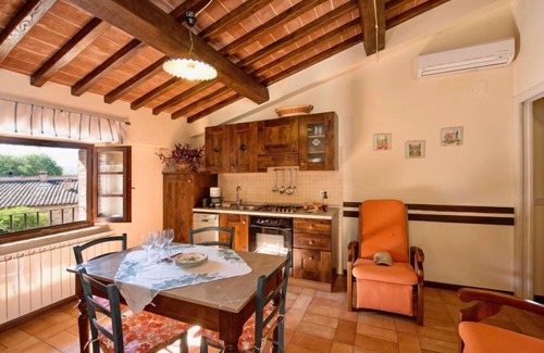 Popoltaio-Schiacciato Apartment | Casa Graziani by Interhome