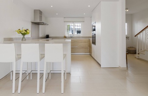 Guadalmina Ski Chalet | Casa Guadalvillas - 3Bd Townhouse Near The Beach!