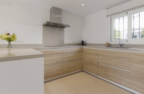 Guadalmina Ski Chalet | Casa Guadalvillas - 3Bd Townhouse Near The Beach!