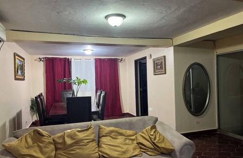 San Pedro Sula House | Casa HospedajeMiPension 2 blocks from the MallMultiplaza, 15 mnts from the airport.