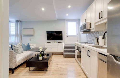 Leslieville Hotel | Casa Hotel Stylish Suite with Patio in Leslieville!