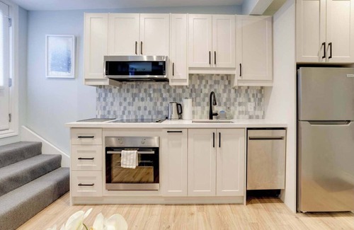 Leslieville Hotel | Casa Hotel Stylish Suite with Patio in Leslieville!