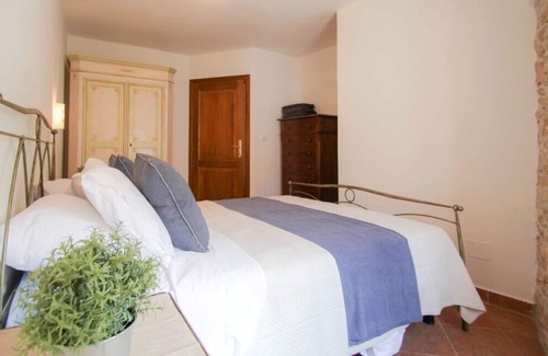 Novigrad Ski Chalet | Casa Ijana - Two Bedroom Chalet, Sleeps 4