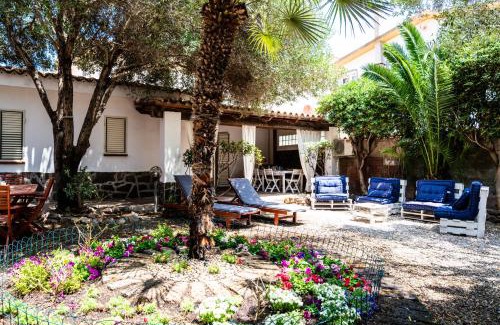 Maladroscia House | Casa Josto a due passi da Spiaggia Maladroxia