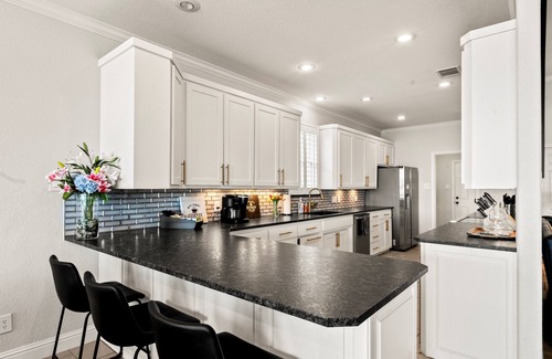 Gun Barrel City House | Casa KK | Luxe Lakefront 4BR/3BA w/Views & Dock