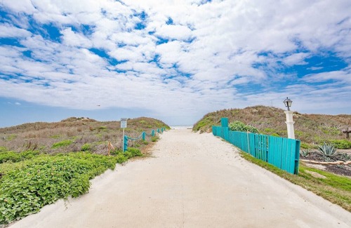 Safe Harbor House | Casa Laguna- Beachfront/Private Pool/Elevator- AMAZING VIEW