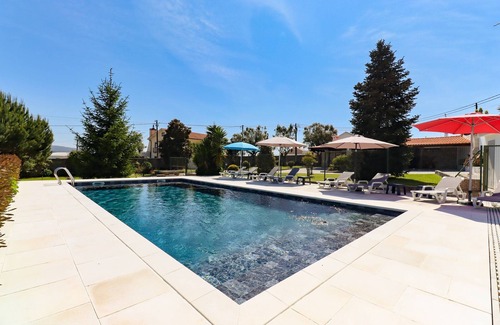 Cardielos Villa | Casa Largo do Porto - Two Houses With Swimming Pool