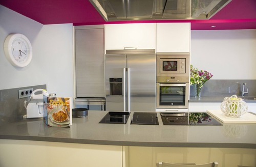 Cambados House | Casa LAS PALMERAS, holiday villa with pool and barbecue in the Rías Baixas