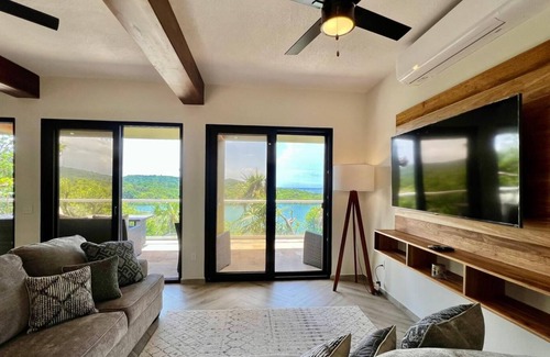 Roatan Villa | Casa Las Sirenas @Parrot Tree Plantation