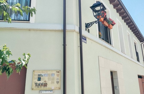 La Puebla de Castro Apartment | Casa Leo, rural charm with terrace and at the gates of the Pyrenees