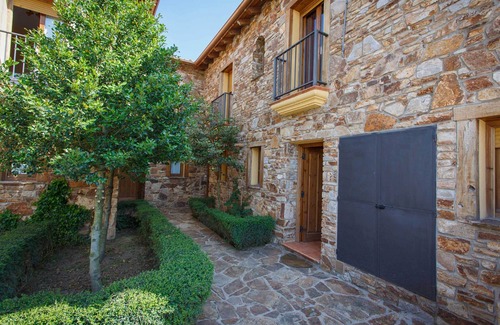 Pinuecar House | Casa Lila is a beautiful little house with two floors