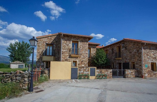 Pinuecar House | Casa Lila is a beautiful little house with two floors