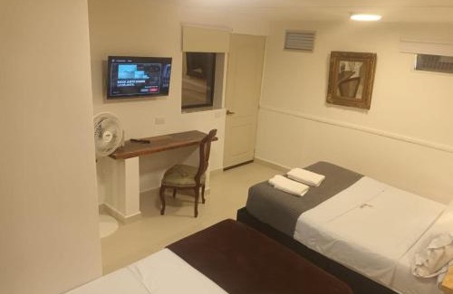 Los Naranjos House | Casa Los Naranjos Hostal