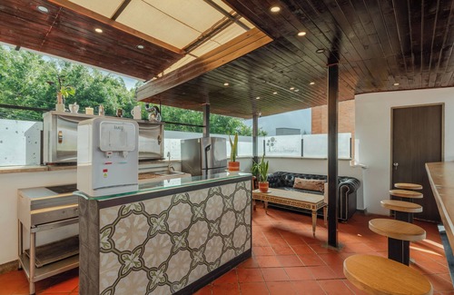 Los Naranjos Hotel | Casa Los Naranjos Hostal