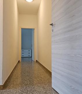 Lugo Apartment | Casa luminosa, parcheggio sotto casa, zona tranquilla a due passi da negozi, parchi, ristoranti
