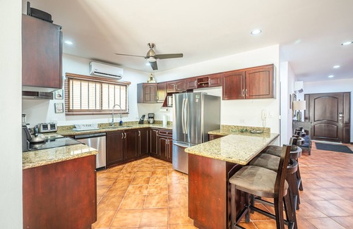 Barrio Los Villalobos House | Casa Macaw, Beachfront, 4 bedroom house gated secure with pool