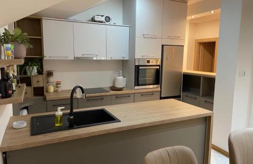 New Belgrade Apartment | Casa Mia Apartments - Modern - Comfortable Stays 5 Min from Airport - Transport Possible