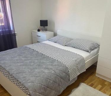 New Belgrade Apartment | Casa Mia Apartments - Modern - Comfortable Stays 5 Min from Airport - Transport Possible