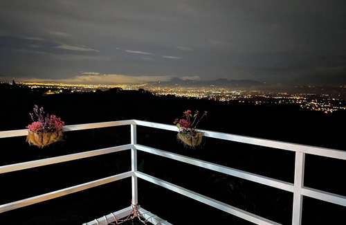 Poas Volcano National Park Apartment | Casa Mirador Jacuzzi Family Friends (pet friendly)